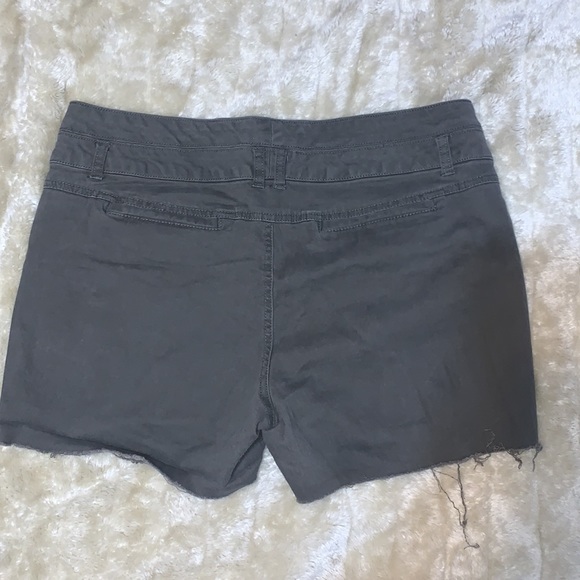 BEBOP OLIVE GREEN CUT OFF SHORTS - Picture 5 of 5